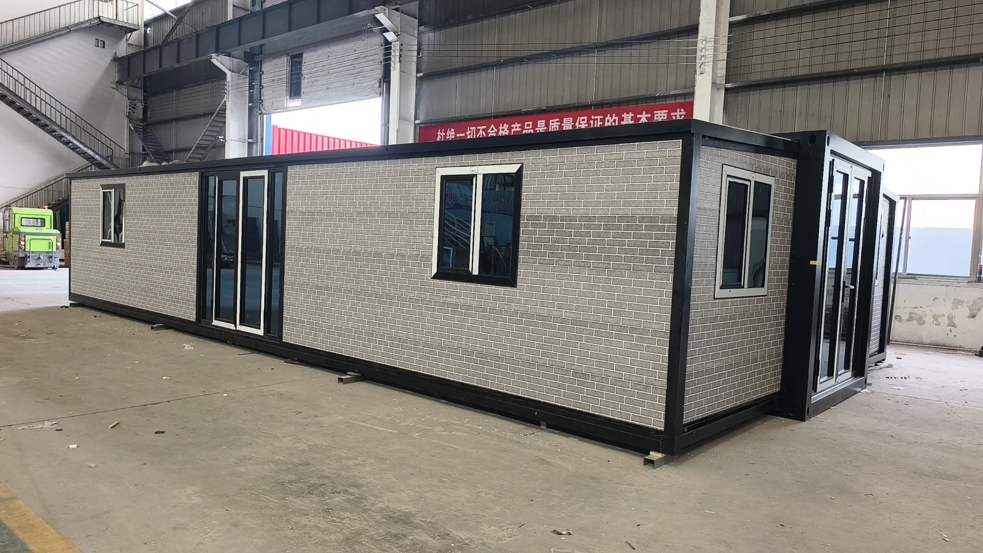 Expandable Container House 44