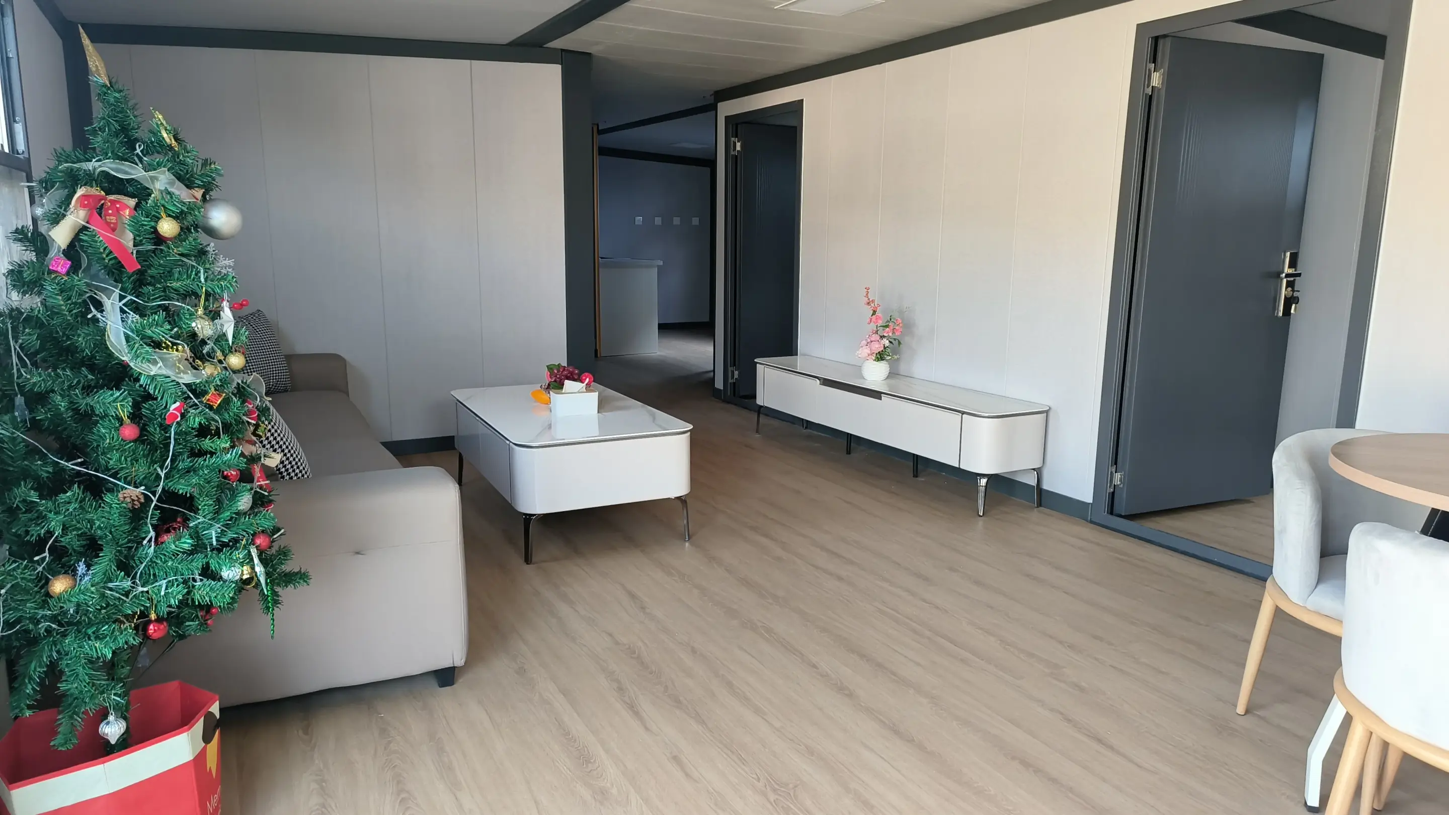 Expandable Container House 61